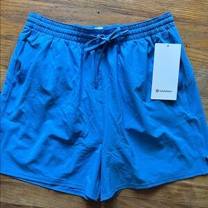 Lululemon NWT Pace Rival High rise shorts 5”💙💙💙